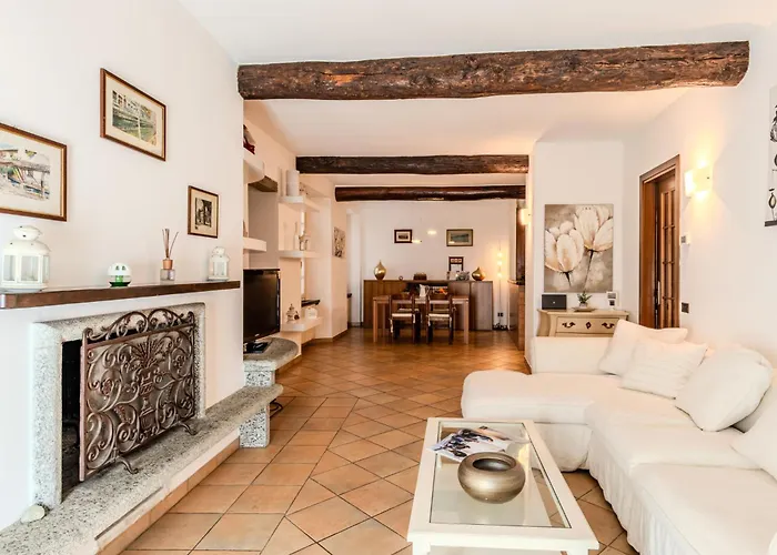 Lejlighed Lungolago By Interhome